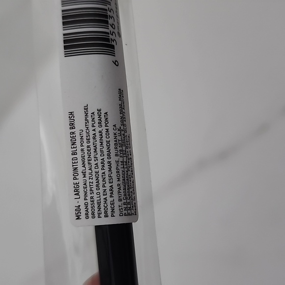 BN MORPHE M504 LARGE POINTED BLENDER EYESHADOW BRUSH - Picture 4 of 4